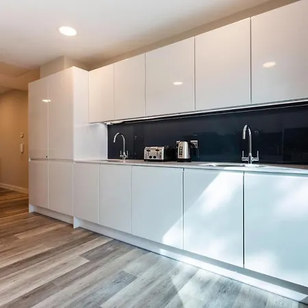 Hotell The Westwood Summer *