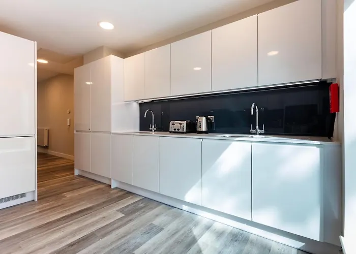 Отель The Westwood Summer *