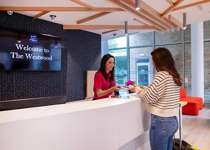 Отель The Westwood Summer Голуэй